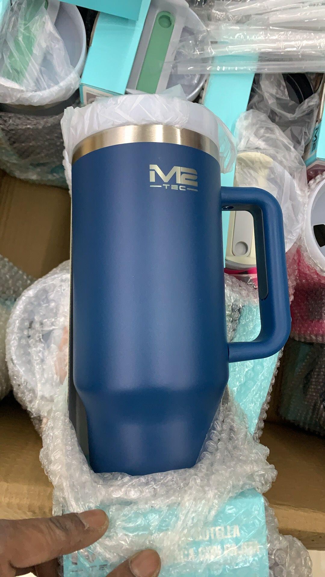 ThermoSteel 1200 ml – Botella térmica premium de acero inoxidable con pajita y aislamiento avanzado